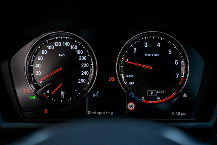 Ở phiên bản nâng cấp giữa vòng đời này, X1 được cải tiến ở cả ngoại thất và nội thất. BMW X1 là mẫu xe cạnh tranh trực tiếp với các đối thủ đồng hương như Mercedes-Benz GLA, GLC 200 và Audi Q3.