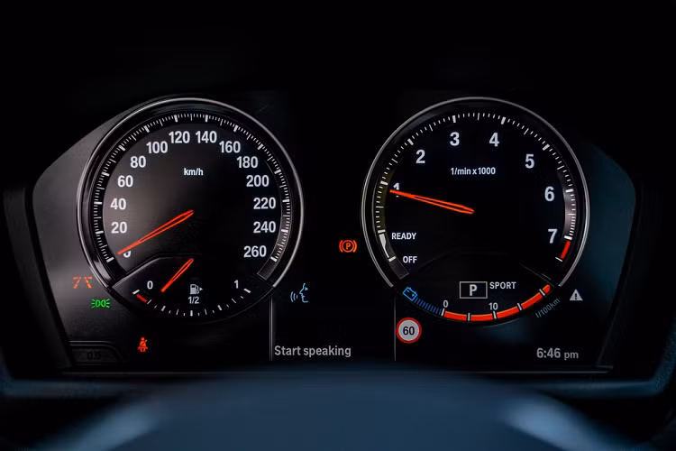 Ở phiên bản nâng cấp giữa vòng đời này, X1 được cải tiến ở cả ngoại thất và nội thất. BMW X1 là mẫu xe cạnh tranh trực tiếp với các đối thủ đồng hương như Mercedes-Benz GLA, GLC 200 và Audi Q3.