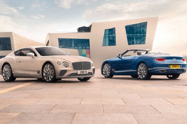 Khách hàng có thể đặt mua Bentley Continental GT Mulliner Coupe vào tháng 10 năm nay, việc giao xe sẽ bắt đầu vào đầu năm sau. Mỗi chủ sở hữu đều nhận được hộp quà tặng của thương hiệu Anh, bao gồm các túi da đặc biệt cùng màu nội thất xe.