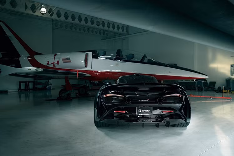 Novitec chỉ độ body kit cho sản phẩm McLaren 720S N-Largo , vì thế, siêu xe McLaren 720S màu tím độc nhất Việt Nam của doanh nhân Vũng Tàu vẫn được trang bị khối động cơ V8, tăng áp kép, dung tích 4.0 lít nhưng tạo ra công suất tối đa lên đến 720 mã lực tại vòng tua máy 7.000 vòng/phút và mô-men xoắn cực đại 770 Nm tại vòng tua máy 5.500 vòng/phút. Động cơ kết hợp với hộp số SSG ly hợp kép 7 cấp.