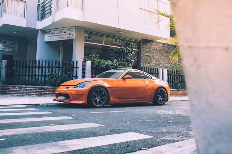 Phong trào độ xe để chơi drift đang nở rộ hơn tại Việt Nam trong thời gian gần đây. Trong khi Nissan 350Z hàng hiếm trong làng chơi drift Việt Nam thì những cái tên đến từ BMW, Huyndai, Genesis và Toyota lại có vẻ phổ biến hơn.