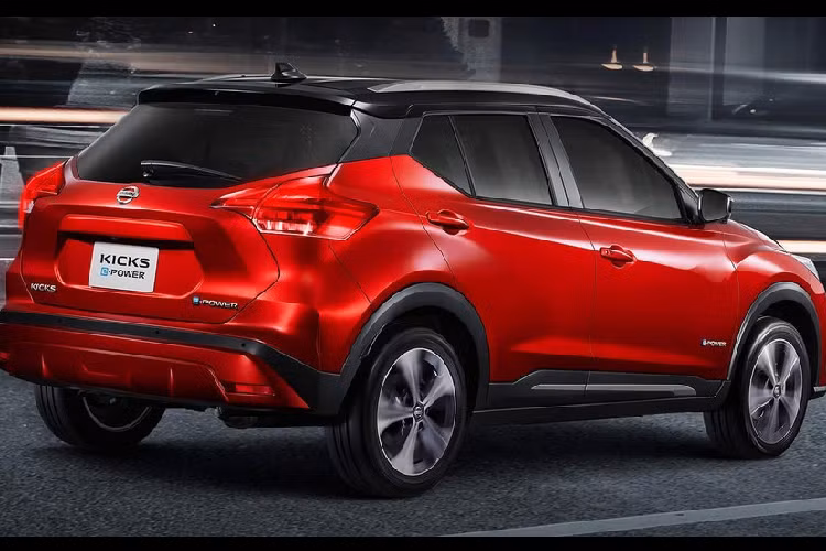 Động cơ kể trên đóng vai trò một máy phát điện dành cho cụm pin 1,57 kWh nằm bên dưới ghế trước. Nhờ đó, cụm pin này không "ăn" vào không gian của khoang hành lý vốn có thể tích 432 lít như trước.