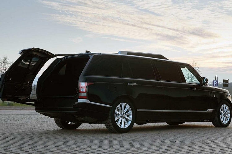 Tuy nhiên, tiền không phải là yếu tố đáng lo đối với một chiếc xe cấp độ quốc gia, đặc biệt là khi cân nhắc giá trị của người ngồi bên trong.