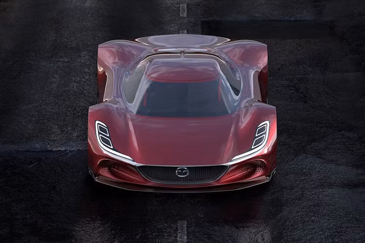 Tại Tokyo Motor Show 2015, chiếc siêu xe Mazda RX-Vision tuyệt đẹp đã được ra mắt đã mang đến niềm hy vọng rằng nhà sản xuất ôtô xứ hoa anh đào sẽ tạo ra một mẫu xe thể thao trang bị động cơ quay, mẫu xe kế nhiệm của chiếc RX-8.