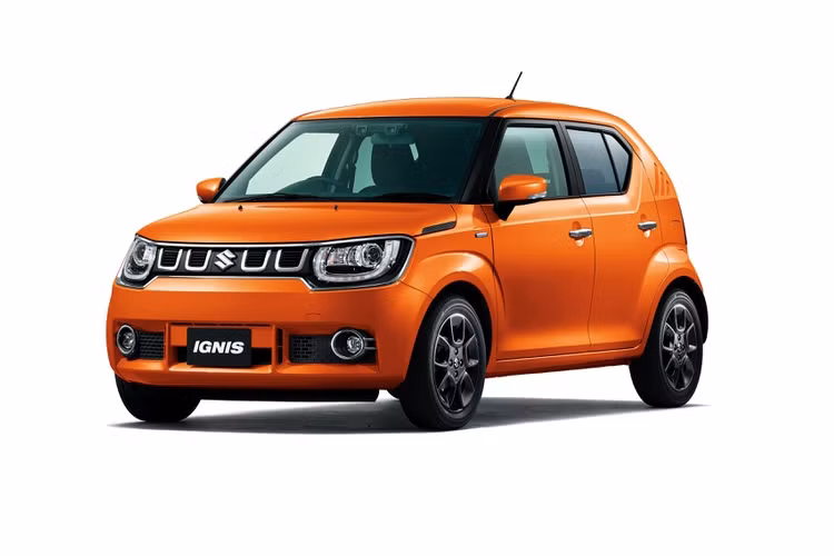 Tất cả phiên bản của Suzuki Ignis đều có lưới tản nhiệt 4 khe phía trước, tạo hình liên tưởng đến các mẫu xe Jeep. Cản sau màu đen trên thế hệ cũ được làm lại, cùng màu với thân xe tạo cảm giác hiện đại hơn. Bên cạnh đó xe còn có một bộ khuếch tán phía sau khá cứng cáp.