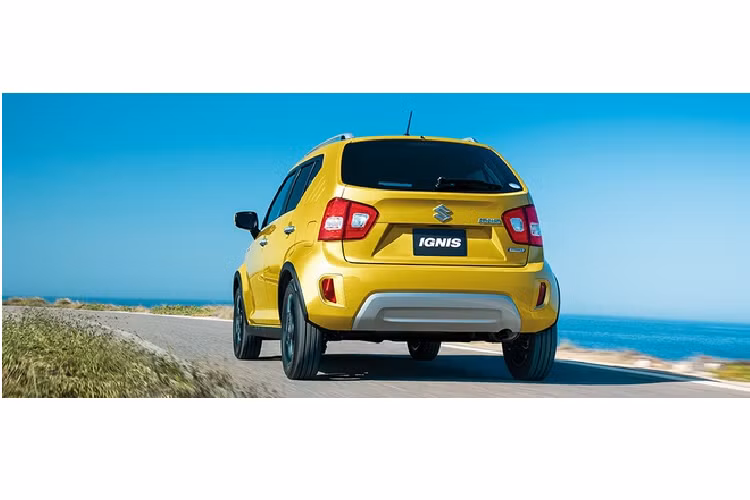 Trên mui xe còn có các thanh baga. Mui xe được sơn màu đen tương phản thể thao, có thêm tùy chọn màu Tough Khaki Pearl Metal.