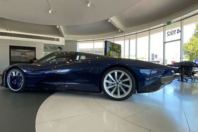 Tuy nhiên, khách hàng mua McLaren Speedtail tại thị trường rộng lớn này vẫn có thể nhập xe dưới hình thức “sự kiện và trưng bày”. Những chiếc xe nhập dưới điều kiện này sẽ sẽ có thể được sử dụng tổng cộng 4.000 km mỗi năm trên đường phố công cộng và vô hạn trên đường đua, nội khu.