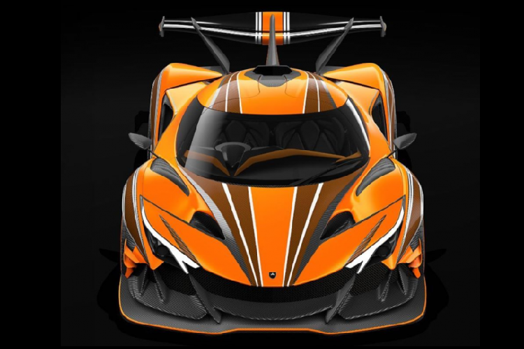 Bên trong, nội thất cũng được phối với tông màu đen – cam – trắng như ở bên ngoài. Ghế ngồi dạng ghế đua được trang bị sẵn đai an toàn đa điểm được bọc da lộn Alcantara màu đen. Bảng điều khiển trung tâm, táp-lô cũng như vô-lăng được thiết kế theo hơi hướng tương lai và tập trung và người lái.