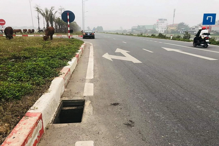 Ho “tu than” giang luoi tren truc duong phia Nam Ha Noi gay mat ATGT