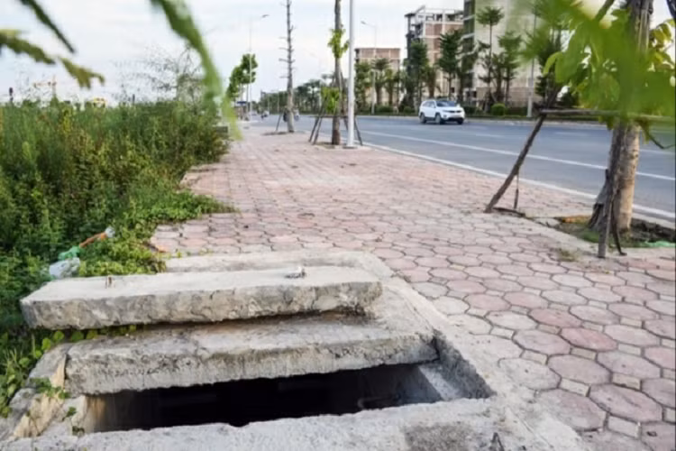 Ho “tu than” giang luoi tren truc duong phia Nam Ha Noi gay mat ATGT-Hinh-2