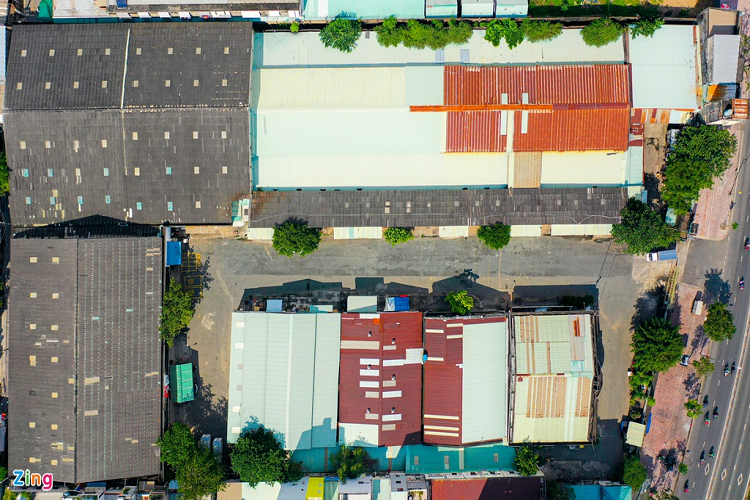 Hiện khu đất 12.240 m2 này được tận dụng làm kho bãi. Theo hồ sơ, khu đất có chức năng là nhà ở hỗn hợp, văn phòng và trung tâm thương mại. 