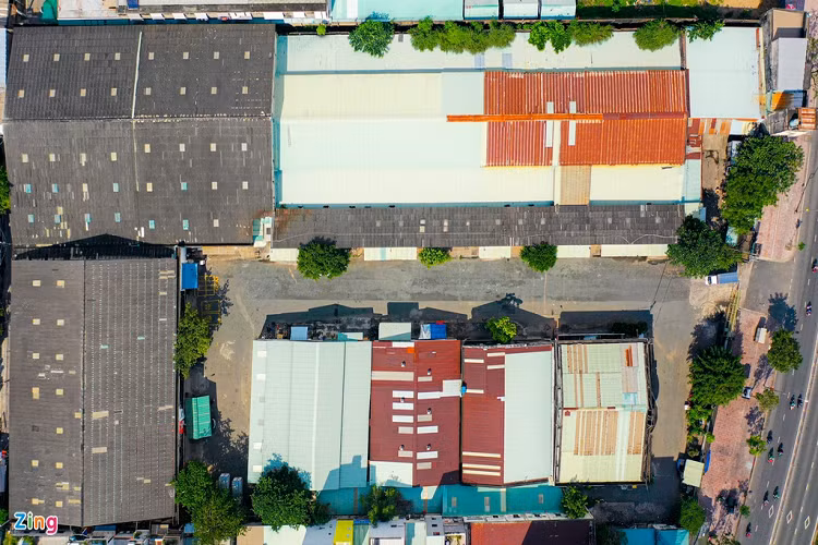 Hiện khu đất 12.240 m2 này được tận dụng làm kho bãi. Theo hồ sơ, khu đất có chức năng là nhà ở hỗn hợp, văn phòng và trung tâm thương mại. 