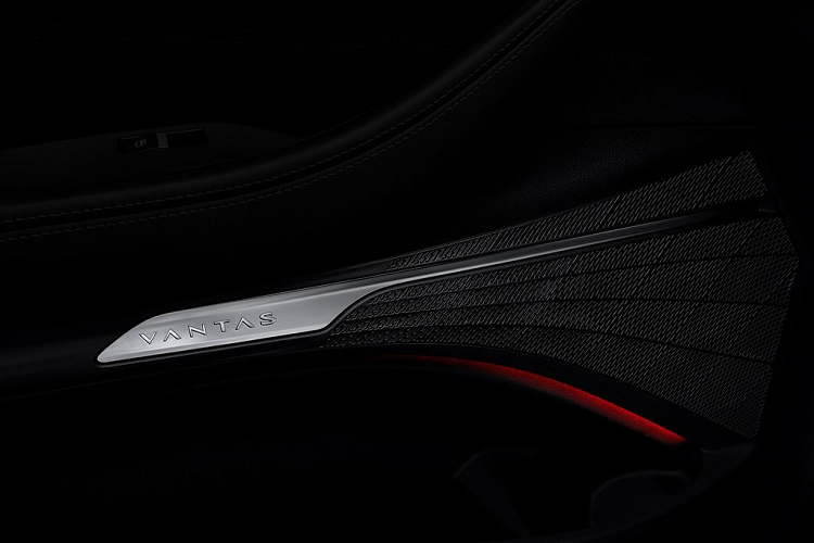 Về mặt trang bị an toàn, TX mới của Chery xuất hiện với hệ thống kiểm soát hành trình thích ứng, cảnh báo điểm mù và hệ thống cảnh báo va chạm phía trước với thiết lập phanh tự động khẩn cấp. Các hệ thống hỗ trợ người lái bao gồm cảnh báo chệch làn đường, hỗ trợ giữ làn đường và cảnh báo phương tiện cắt ngang phía sau.