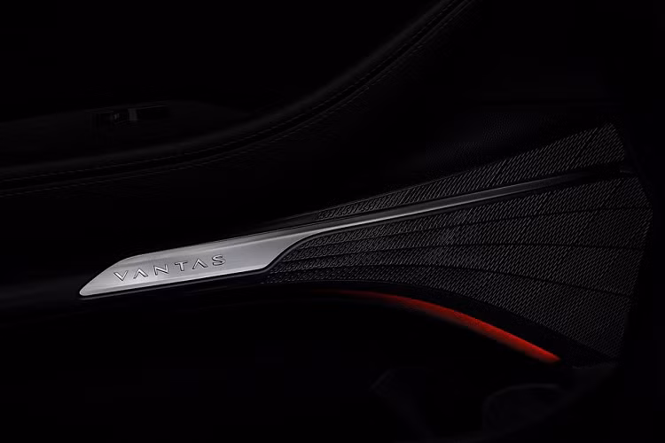 Về mặt trang bị an toàn, TX mới của Chery xuất hiện với hệ thống kiểm soát hành trình thích ứng, cảnh báo điểm mù và hệ thống cảnh báo va chạm phía trước với thiết lập phanh tự động khẩn cấp. Các hệ thống hỗ trợ người lái bao gồm cảnh báo chệch làn đường, hỗ trợ giữ làn đường và cảnh báo phương tiện cắt ngang phía sau.