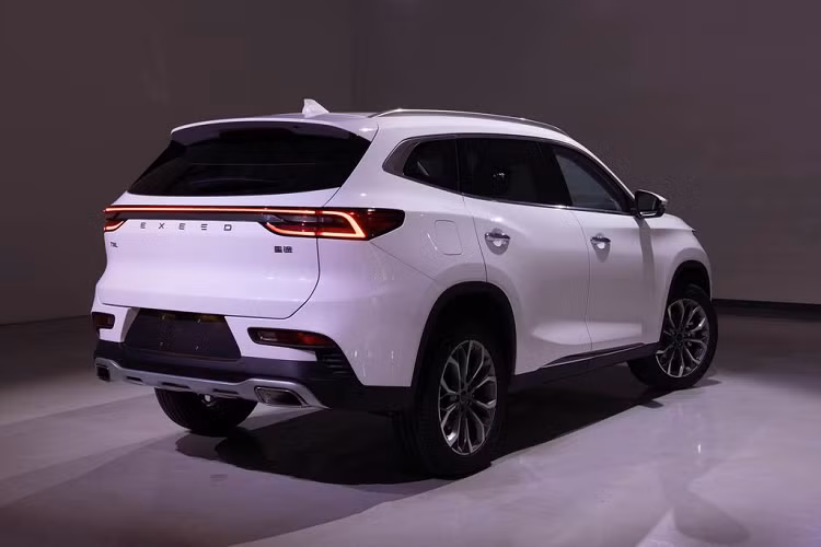 Trong một tuyên bố trước đó, Chủ tịch kiêm Giám đốc điều hành HAAH - Duke Hale cho biết Vantas “sẽ kết hợp một số công nghệ mới từ đối tác Trung Quốc, bao gồm 'Kết nối thông minh' trên nhiều công nghệ hỗ trợ người lái xe cũng như tính năng an toàn, đồng thời phát triển công nghệ tự lái hay phương tiện sử dụng nguồn năng lượng mới trong tương lai.”