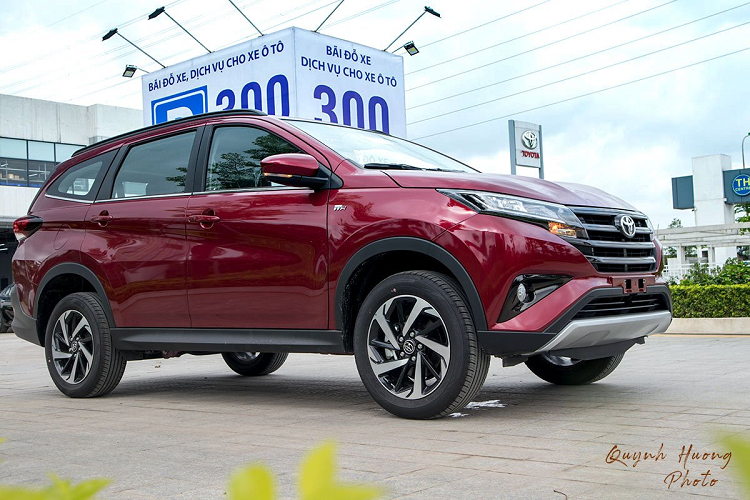 Cuối tháng 3 vừa qua, hệ thống đại lý, Showroom trưng bày xe và nhà máy sản xuất của Toyota Việt Nam tại nước ta đã chính thức đóng cửa, tạm ngừng mọi giao dịch trực tiếp theo Chỉ thị của Thủ tướng Chính phủ để chống dịch Covid-19.