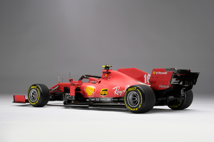 Quá trình sản xuất của mô hình xe tỉ lệ 1:8 sẽ giới hạn chỉ 50 chiếc, giá Ferrari SF1000 đồ chơi là 9.052 USD (tương đương 209 triệu đồng). Nếu như thế là quá đắt, người mua có thể săn lùng phiên bản 1:18 sẽ có giá 790 USD và giới hạn 500 chiếc