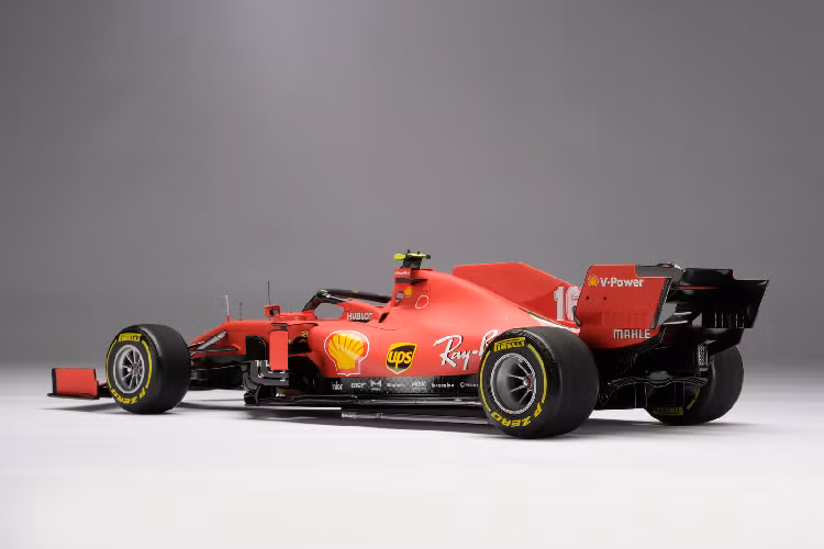Quá trình sản xuất của mô hình xe tỉ lệ 1:8 sẽ giới hạn chỉ 50 chiếc, giá Ferrari SF1000 đồ chơi là 9.052 USD (tương đương 209 triệu đồng). Nếu như thế là quá đắt, người mua có thể săn lùng phiên bản 1:18 sẽ có giá 790 USD và giới hạn 500 chiếc
