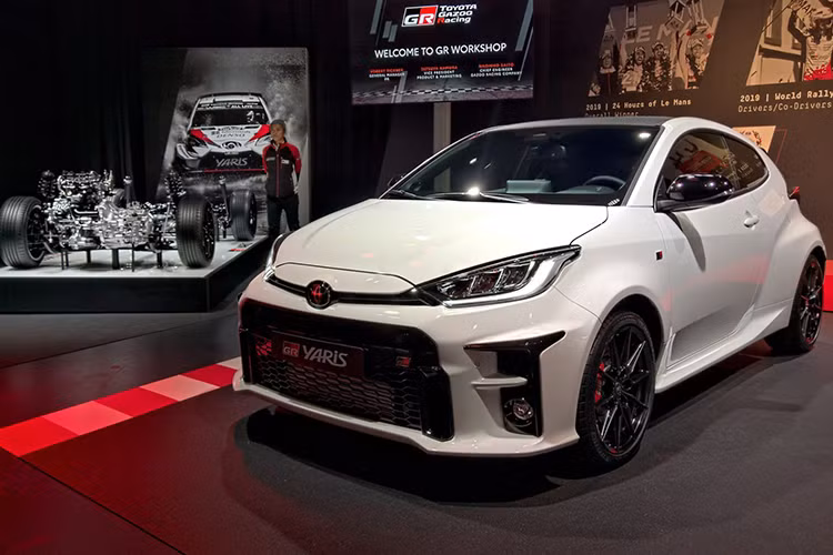 Hiện trang bị cụ thể của mẫu xe này dành cho thị trường Thái Lan vẫn chưa được công bố. Chỉ biết rằng, nó chắc chắn sẽ có giá không rẻ chút nào. Tại thị trường châu Âu, giá xe Toyota GR Yaris 2021 được bán ra từ 32.363 Euro (khoảng 894,5 triệu đồng) nếu đi kèm gói phụ kiện Circuit Pack, ngang ngửa Honda Civic Type R.