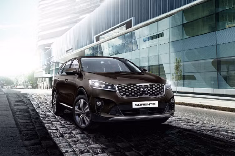 Mặc dù Kia Sorento thế hệ thứ 3 còn khá mới mẽ ở Việt Nam, nhưng nó đã được giới thiệu trên thế giới từ năm 2014.