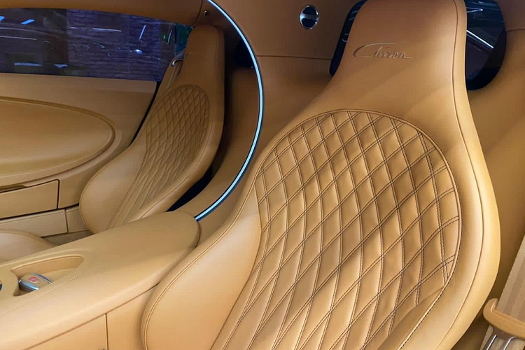 "Ông hoàng tốc độ" Bugatti Chiron chỉ mất thời gian 2,5 giây có thể tăng tốc lên 100 km/h từ vị trí xuất phát trước khi đạt vận tốc tối đa 420 km/h.