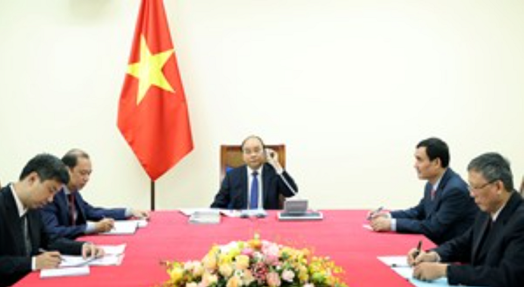 Thu tuong Nguyen Xuan Phuc dien dam voi Thu tuong Nhat Ban Suga Yoshihide