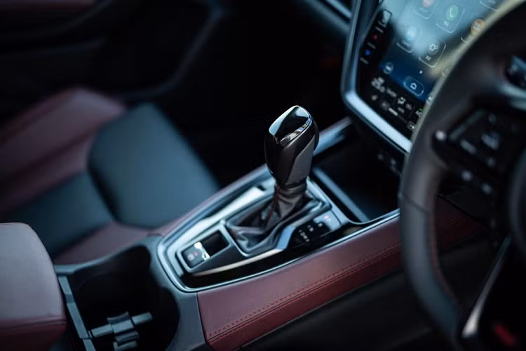 Tại thị trường Nhật Bản, Subaru Levorg sẽ có 3 bản trang bị gồm GT, GT-H và STI Sport. Mỗi phiên bản đều có tùy chọn trang bị an toàn EyeSight X với tên gọi lần lượt là GT EX, GT-H EX và STI Sport EX.