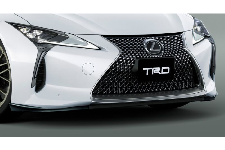 Làm tròn bộ kit TRD của Lexus LC là vỏ gương chiếu hậu khí động học, ba lựa chọn mâm nhôm rèn 21 inch, trong đó, 2 trong 3 tùy chọn bánh xe có thiết kế giống nhau và đều được hoàn thiện trong màu sơn xám kim loại Diamond Gray Metallic và đen Ice Black.