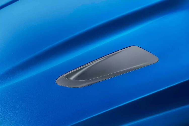 Phiên bản SVR cho năm 2021 cũng trang bị cản trước và sau xe được tinh chỉnh. Kết hợp với nhau, hệ thống này giúp giảm lực nâng xe 35% và giảm hệ số cản của xe từ 0,37 Cd xuống 0,36 Cd.