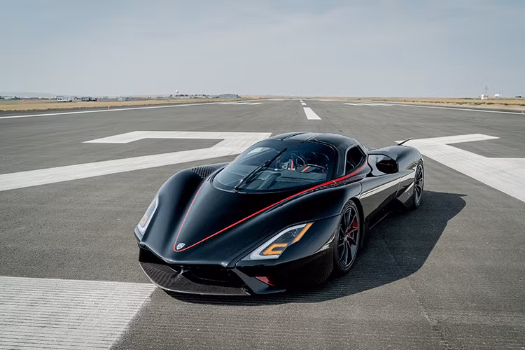 Kết quả, chiếc SSC Tuatara đã đạt tốc độ tối đa 532,93 km/h trong lần chạy cuối cùng. Kết hợp với tốc độ 484,53 km/h ở lần chạy trước, siêu xe nước Mỹ đã đạt kỷ lục “Xe sản xuất thương mại Nhanh nhất” với tốc độ tối đa trung bình 508,73 km/h. “Nó còn có tiềm năng hơn thế nữa. Với điều kiện tốt hơn, tôi biết chúng ta đã có thể chạy nhanh hơn,” Webb trả lời truyền thông.