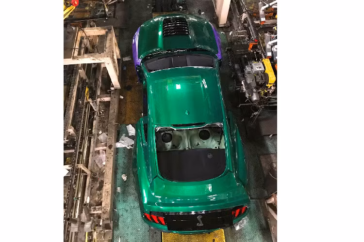 Chiếc xe đó là một trong hai chiếc xe may mắn không bị phá hủy sau khi mẫu xe được hoàn tất thử nghiệm và đi vào sản xuất, chiếc còn lại có tên The Little Red, vừa được phát hiện cách đây không lâu. The Green Hornet đã được phục chế hai lần với mục tiêu đạt được nhiều chi tiết nguyên bản nhất có thể trên xe.