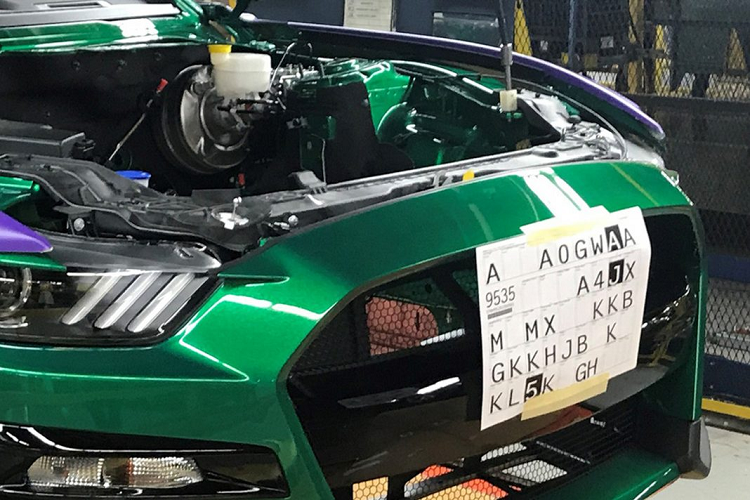 Sắp tới đây, chiếc Ford Shelby GT500 này sẽ sánh vai cùng chiếc Ford Shelby EXP500 tại buổi đấu giá đầu năm của Barrett-Jackson tổ chức tại Scottdale, Arizona.