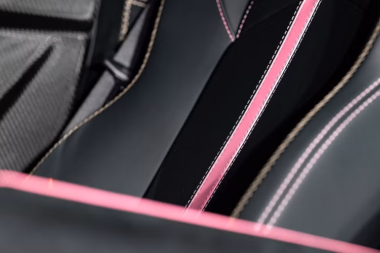 Trên phiên bản này, Lamborghini vẫn trang bị cho Aventador SVJ 63 động cơ V12, hút khí tự nhiên, dung tích 6.5 lít, tạo ra công suất tối đa 770 mã lực và mô-men xoắn cực đại 720 Nm. Xe vẫn có khả năng tăng tốc lên 100 km/h trong vòng 2,8 giây và tốc độ tối đa đạt được là 350 km/h.