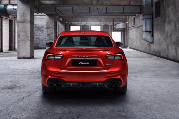 Với những ai muốn mua xe Maserati dùng động cơ của Ferrari thì cần phải nhanh chân lên. Trước đó, ông Louis Camilleri - CEO của Maserati - từng khẳng định sẽ không gia hạn hợp đồng mua động cơ của Ferrari sau khi thỏa thuận hiện tại hết hạn. Ông ước tính những chiếc Maserati dùng động cơ Ferrari cuối cùng sẽ xuất xưởng trong năm 2021 hoặc 2022.