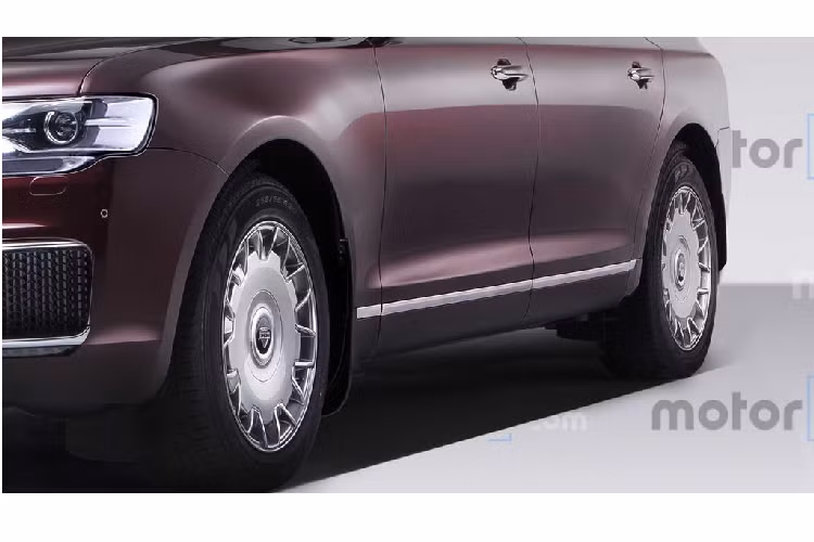 Theo kế hoạch, quy trình sản xuất Aurus Komendant dự kiến sẽ bắt đầu từ năm 2022, theo các nguồn tin từ nước Nga. Cuối cùng, các khách hàng quốc tế cũng có cơ hội sở hữu cho mình mẫu xe này tuy nhiên số lượng sẽ giới hạn do chính sách từ phía công ty.