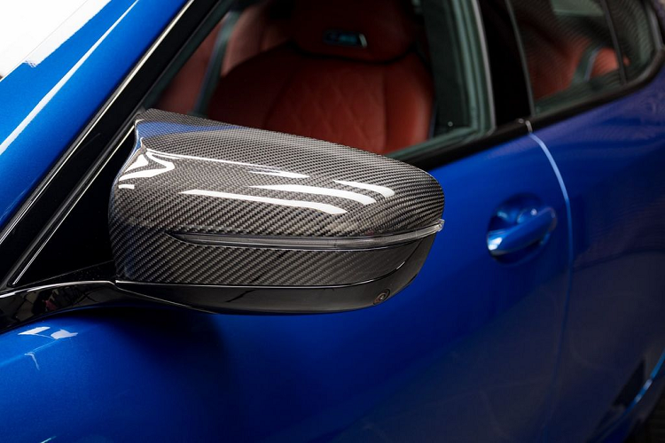 Chiếc xe này dường như còn được trang bị hệ thống phanh gốm carbon của BMW M với giá lên tới 8.150 USD (hơn 190 triệu đồng).