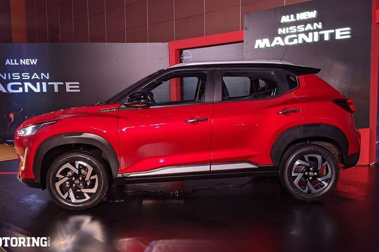 Theo đó, mẫu xe này sở hữu chiều dài 3.998 mm, rộng 1.758 mm, cao 1.572 mm và chiều dài cơ sở 2.500 mm. Với chiều dài chưa đến 4 mét, mẫu SUV cỡ B này đủ điều kiện để hưởng ưu đãi thuế của chính phủ Ấn Độ. Ngoài ra, mẫu SUV cỡ B này còn có gầm cao 205 mm, trọng lượng dao động từ 939 - 1.039 kg (tùy phiên bản) và thể tích khoang hành lý 336 lít.