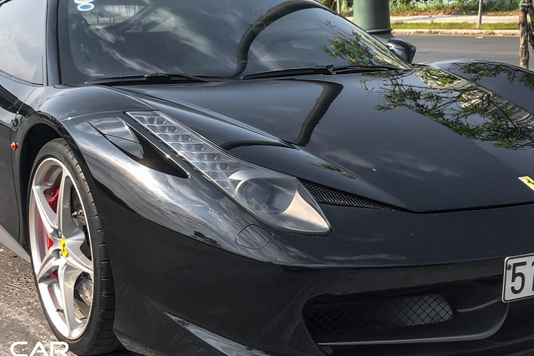 Với những ai hâm mộ siêu xe tại Việt Nam, cái tên 458 Italia chắc chắn không còn quá xa lạ khi số lượng xe được đưa về nước phục vụ khách hàng Việt là không ít. Tuy vậy, do đã có tuổi đời hơn 10 năm nên không còn nhiều xe được giữ ở tình trạng tốt nhất.