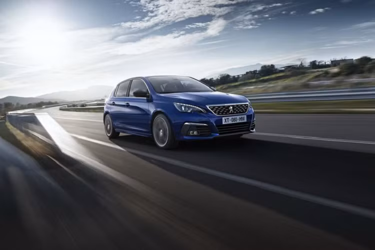 Peugeot 308 2022 mới sẽ sở hữu vẻ ngoài hiện đại lấy cảm hứng từ mẫu mẫu xe cỡ nhỏ 208 và cỡ trung 508 mới nhất.