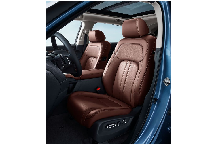 Động cơ của xe vẫn giữ nguyên với 2 lựa chọn là máy 4 xy lanh 1.5 lít Turbo, sản sinh công suất cực đại 193 mã lực hoặc động cơ 4 xy lanh 2.0 lít Turbo, đi kèm với sức mạnh 272 mã lực.