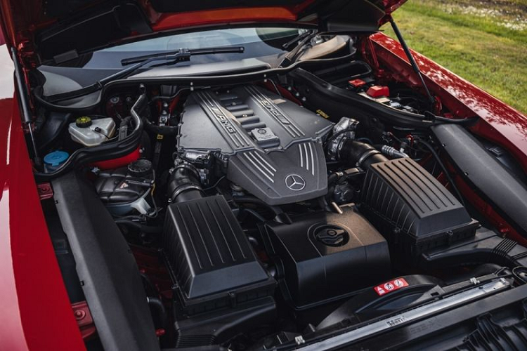 Chiếc Mercedes-Benz SLS AMG đời cũ trong bài được xuất xưởng vào năm 2011 và hiện đang chuẩn bị tham gia vào cuộc đấu giá trực tuyến của Silverstone Auction diễn ra vào ngày 13 và 14/11.