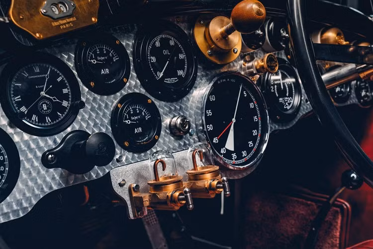 Sau khi được giới thiệu chính thức, Car Zero bây giờ sẽ phải hoàn thành quá trình chạy thử nghiệm trên 8.000 km trên đường đua, tương đương 51.500 km lái ngoài đời thực, mô phỏng hành trình đua việt dã Bắc Kinh tới Paris và Mille Miglia. Hơn nữa, nó còn được lên lịch chạy thử tốc độ tối đa với người cầm lái là Adrian Hallmark, Chủ tịch và CEO Bentley.