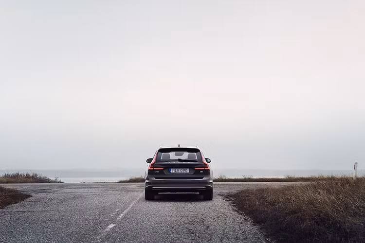 Xe cũng được trang bị dàn loa cao cấp Bowers &amp; Wilkins với hiệu ứng âm thanh vòm, có các tùy chọn âm thanh như phòng nhạc Jazz, mô phỏng theo các Club nhạc Jazz ở quê hương Gothenburg của Volvo.