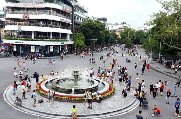Ha Noi dung cac hoat dong o pho di bo vi dich corona