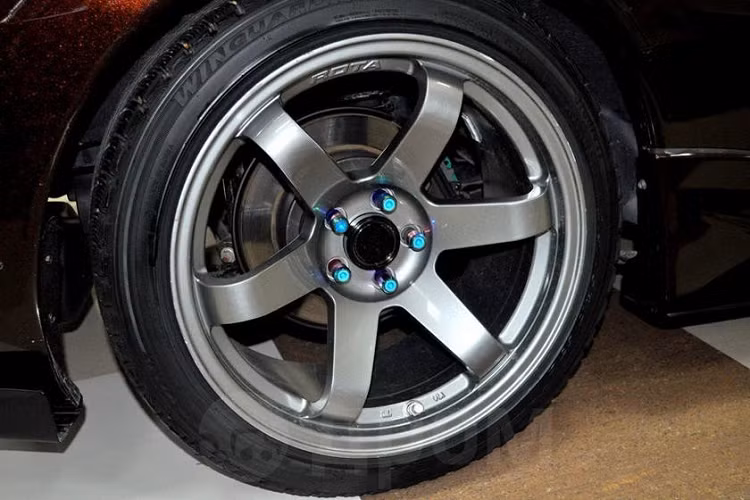 Hiện chưa rõ thông số vận hành cụ thể của chiếc Lexus LC 500 "nhái". Dự đoán, xe sẽ có khả năng tăng tốc từ 0-100 km/h trong thời gian 8,5 giây và đạt vận tốc tối đa khoảng 217 km/h như Toyota Celica đời cũ.