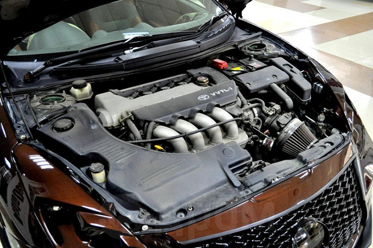 Thuộc sở hữu của một đại lý ôtô tại Nga, chiếc Lexus LC 500 nhái này vốn được ra đời từ chiếc Toyota Celica đời 2001.