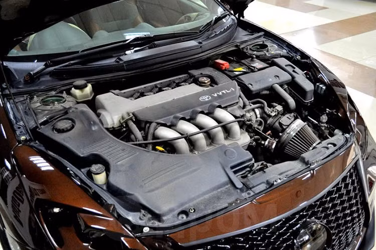 Thuộc sở hữu của một đại lý ôtô tại Nga, chiếc Lexus LC 500 nhái này vốn được ra đời từ chiếc Toyota Celica đời 2001.