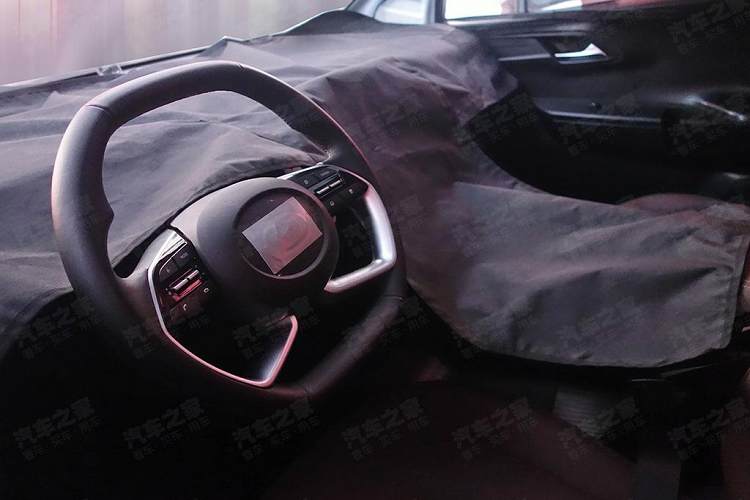 Với việc Hyundai đã đăng kí bản quyền thương hiệu lên Bộ công thương Trung Quốc, đồng thời đưa xe lên đường thử, Hyundai Custo nhiều khả năng sẽ sớm được hãng xe Hàn thương mại hóa. Nếu điều đó thành hiện thực, Custo sẽ cạnh tranh trực tiếp với Kia Carnival (Sedona) hay Toyota Sienna.