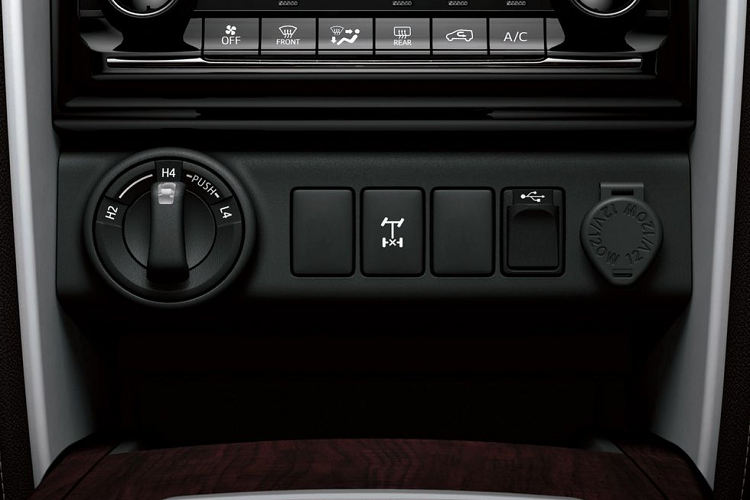 Về giá bán, Toyota Fortuner 2021 phiên bản sử dụng động cơ V6 4.0L tại Trung Đông được bán ra với mức giá khởi điểm từ 147.000 AED (khoảng 926 triệu đồng). 