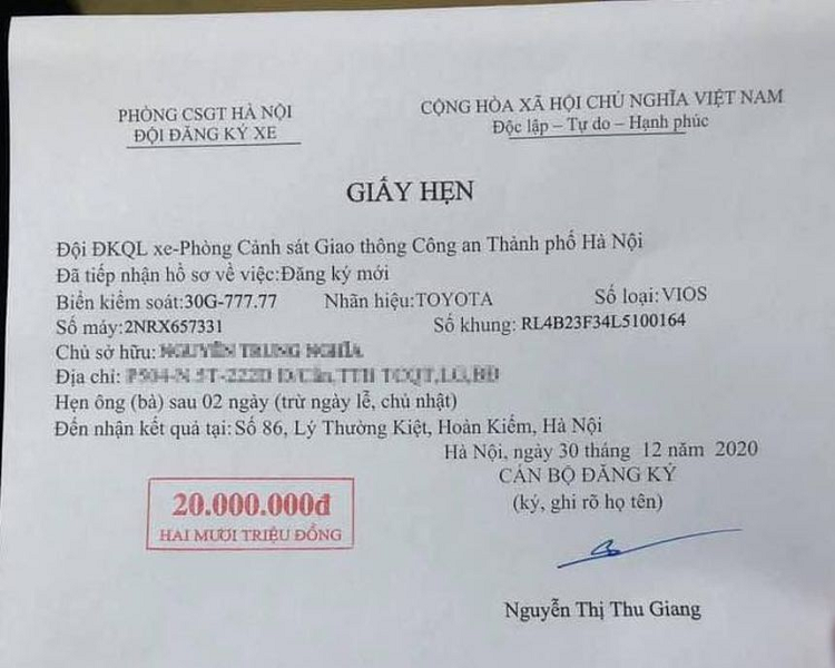 Xe binh dan Toyota Vios trung bien 